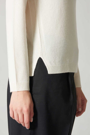 Girocollo in Maglia Rasata in Puro Cashmere Latte