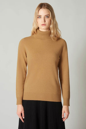 Dolcevita in Maglia Rasata in Puro Cashmere Cammello