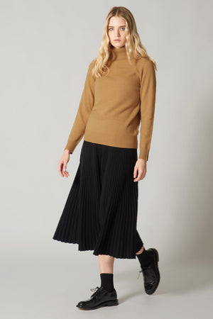 Dolcevita in Maglia Rasata in Puro Cashmere Cammello