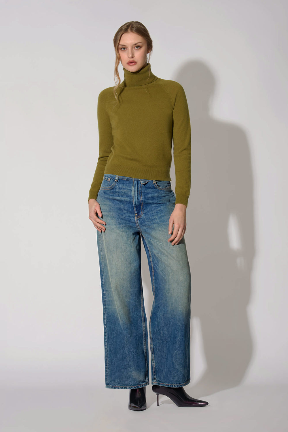 Olive Green Pure Cashmere Turtleneck Sweater with Raglan Sleeves