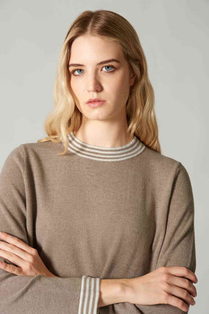 Maglia con Bordi a Righe in Puro Cashmere Dune-Latte