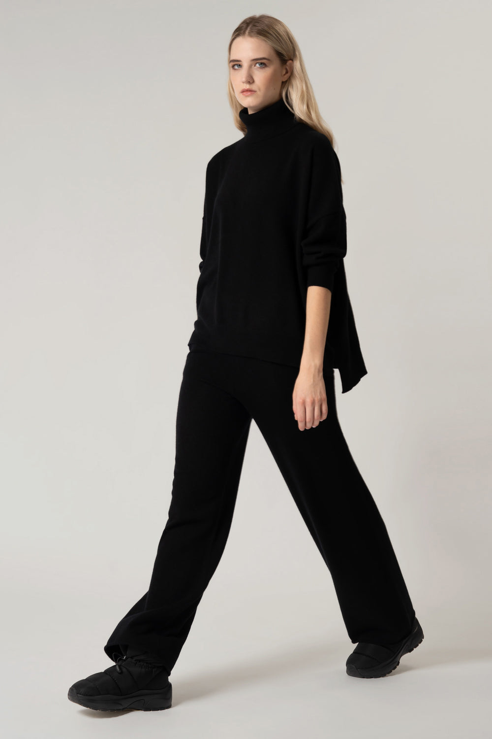 Pantaloni Ampi in Puro Cashmere Nero
