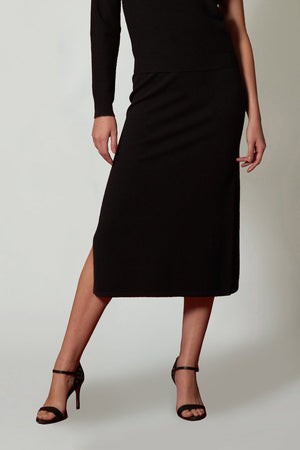 Gonna a Tubo con Spacco in Puro Cashmere Notte