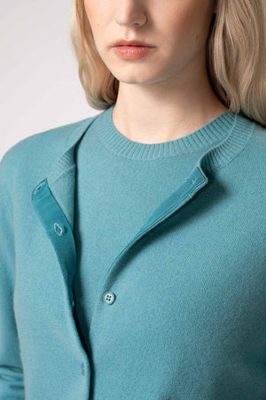 Cardigan Girocollo con gros-grain in Puro Cashmere Turchese