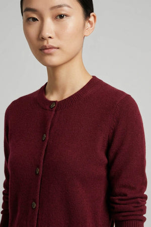 Cardigan Girocollo con gros-grain in Puro Cashmere Melograno