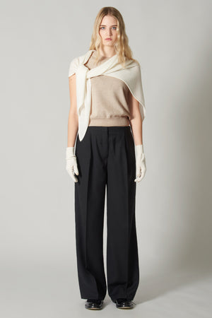 Girocollo Senza Maniche in Puro Cashmere Latte