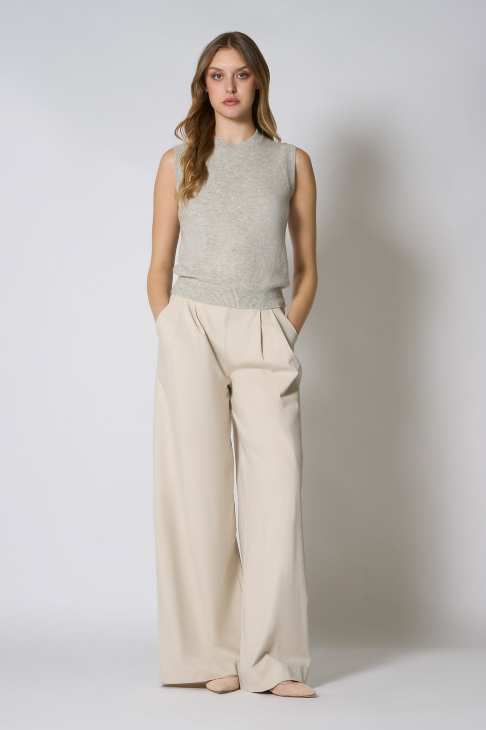 Girocollo Senza Maniche in Puro Cashmere Grigio Perla