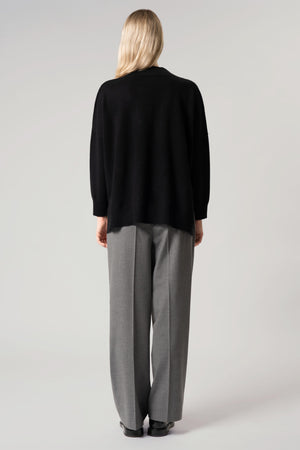 Maglia Over Collo a Scialle in Puro Cashmere Nero
