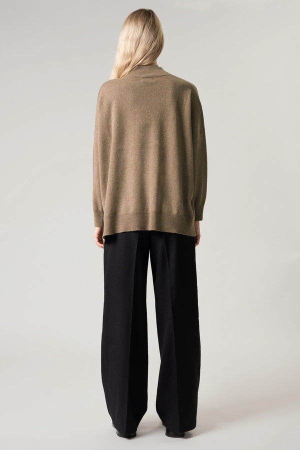 Maglia Over Collo a Scialle in Puro Cashmere Dune