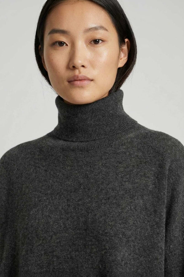 Dolcevita Over in Puro Cashmere Antracite