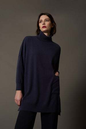 Dolcevita Maxi con Tasca in Puro Cashmere Notte