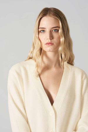 Cardigan Scollo a V in Puro Cashmere Latte
