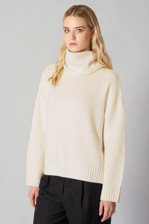 Maglia 8 fili con Collo ad Anello in Puro Cashmere Latte