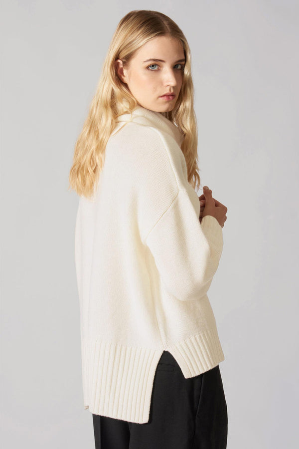 Maglia 8 fili con Collo ad Anello in Puro Cashmere Latte