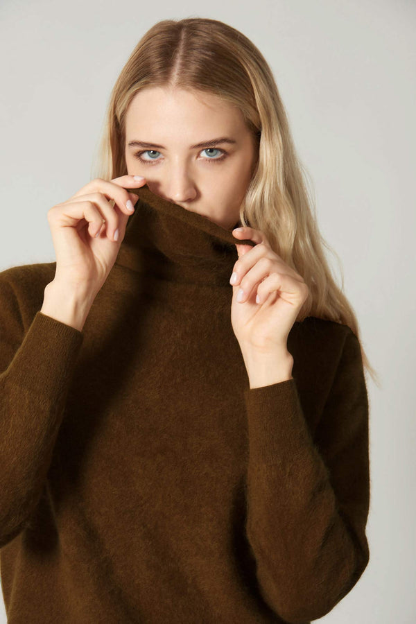 Maglia a Collo Alto in Puro Cashmere Spazzolato Terracotta