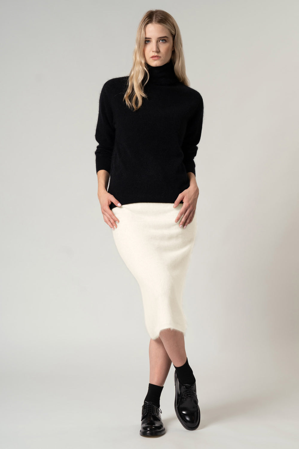 Maglia a Collo Alto in Puro Cashmere Spazzolato Nero