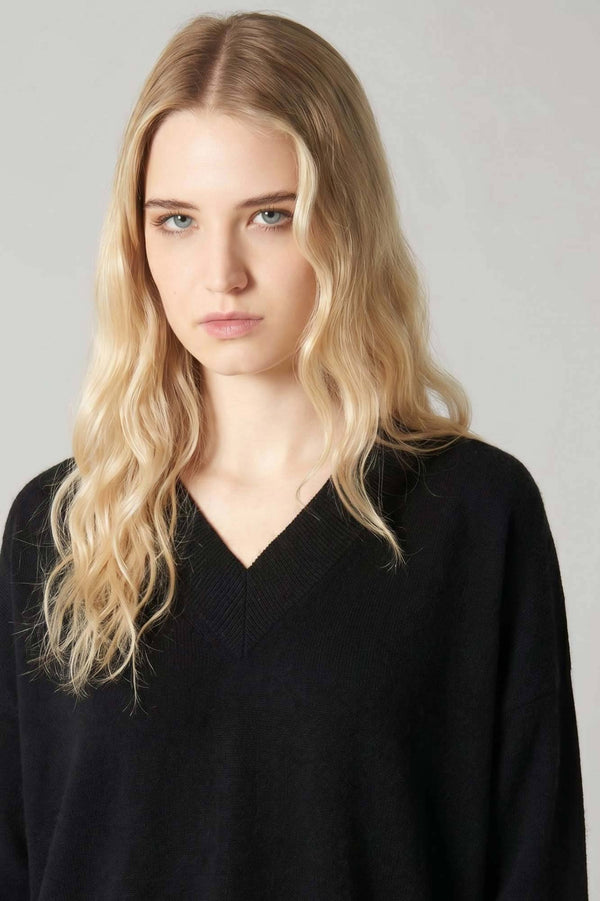 Maglia Scollo a V Svasata in Puro Cashmere Nero