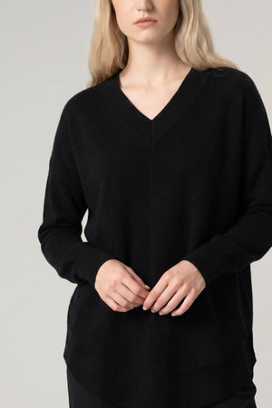 Maglia Scollo a V Svasata in Puro Cashmere Nero