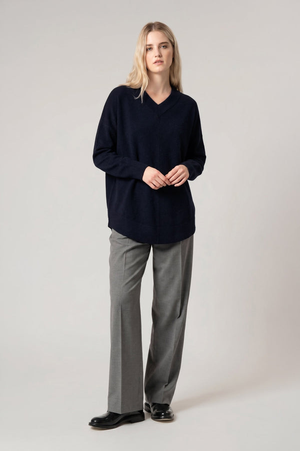 Maglia Scollo a V Svasata in Puro Cashmere Notte