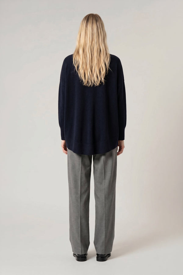 Maglia Scollo a V Svasata in Puro Cashmere Notte