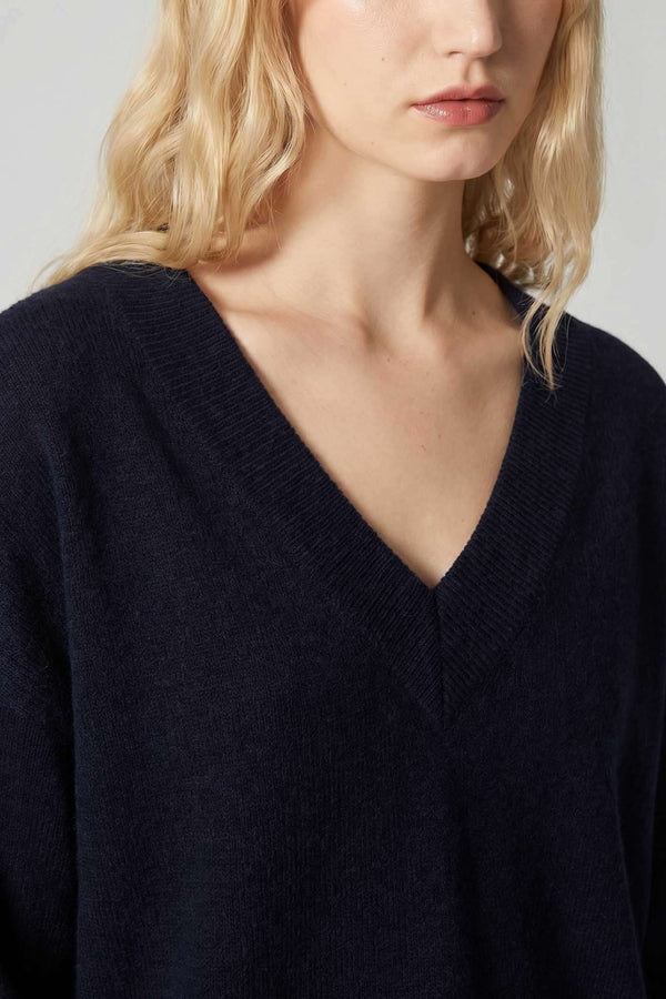 Maglia Scollo a V Svasata in Puro Cashmere Notte
