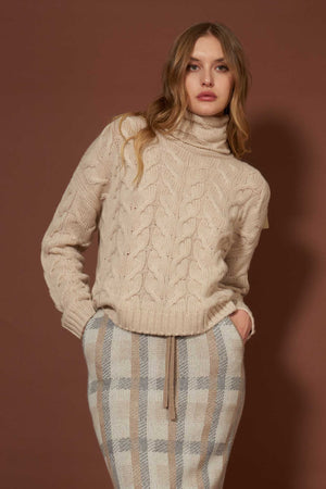 Dolcevita a Trecce 12 Fili in Puro Cashmere Avena
