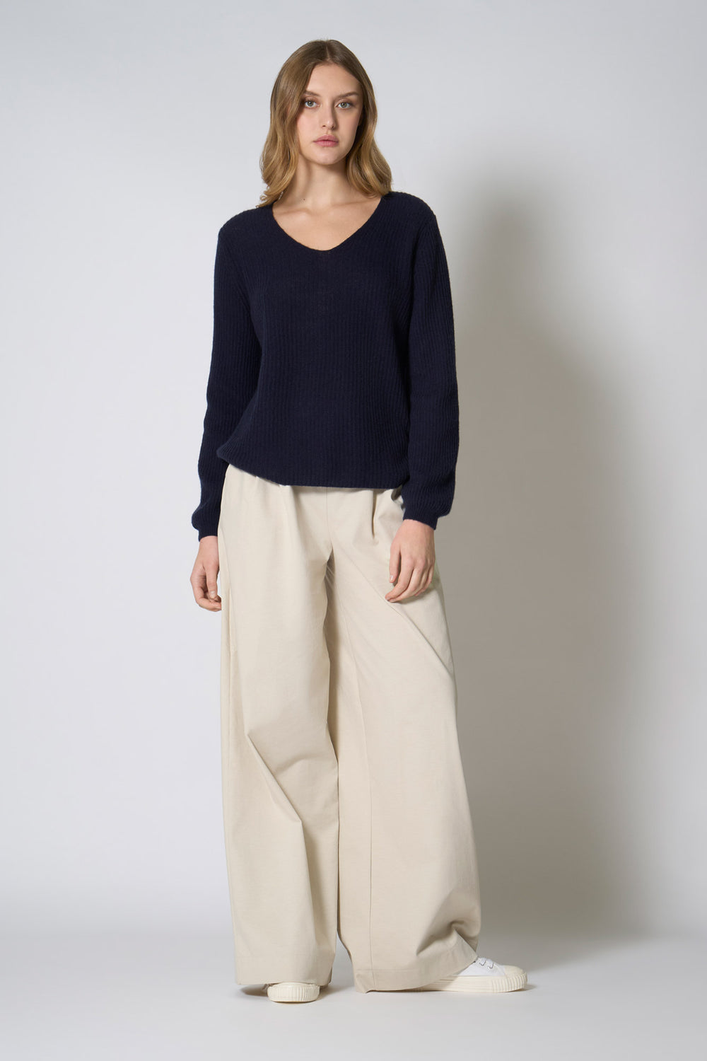 Maglia Scollo a V Costa Inglese in Puro Cashmere Blu Notte