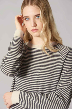 Girocollo a Righe in Puro Cashmere Latte-Flanella