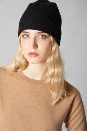 Berretto Unisex a Coste in Puro Cashmere Nero - Modello Lungo