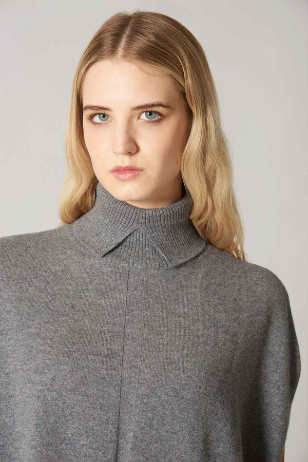 Cappa a Collo Alto con Spacchetto in Puro Cashmere Derby