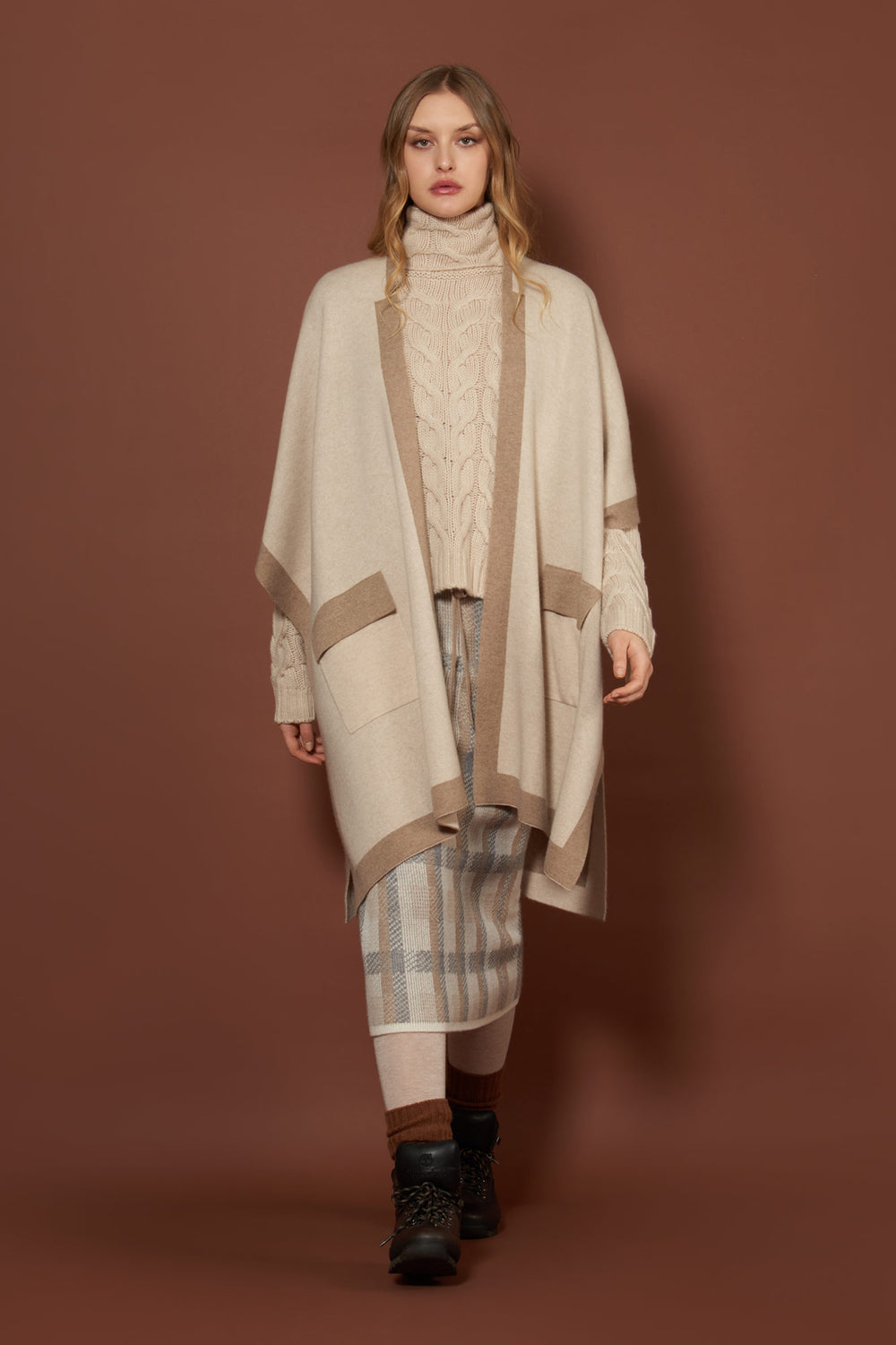 Beige-Dune Pure Cashmere Two-tone Cape