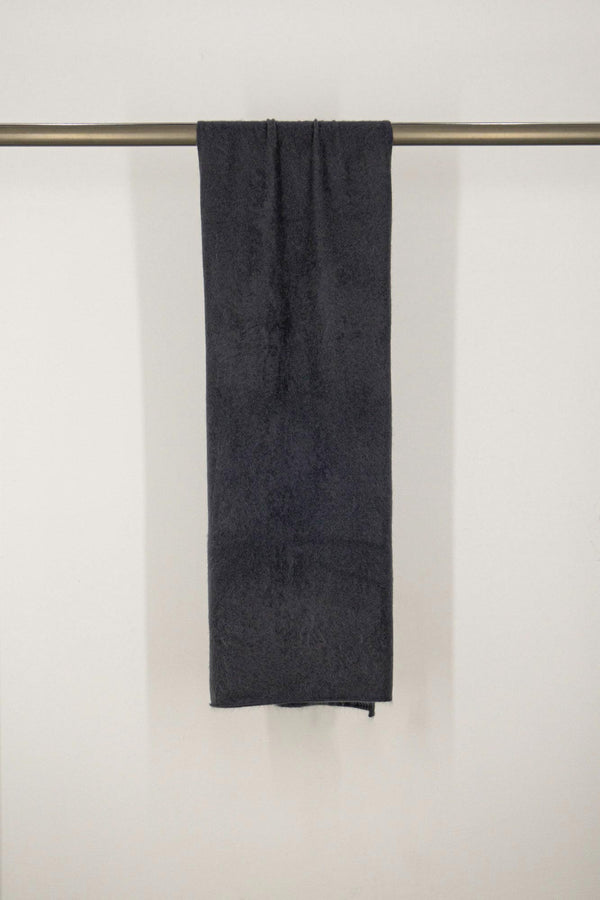 Sciarpa in Maglia Rasata in Puro Cashmere Spazzolato Ardesia