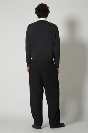 Maglia Girocollo in Puro Cashmere Almost Black