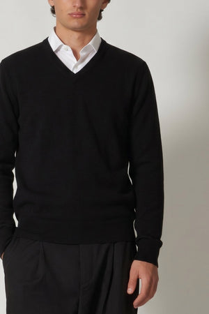 Black Pure Cashmere V-Neck Pullover
